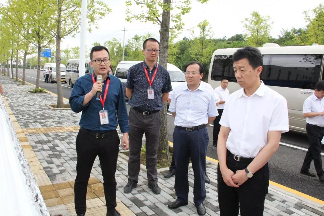 贵阳市市长陈晏调研BG电子大健康医药产业园.jpg